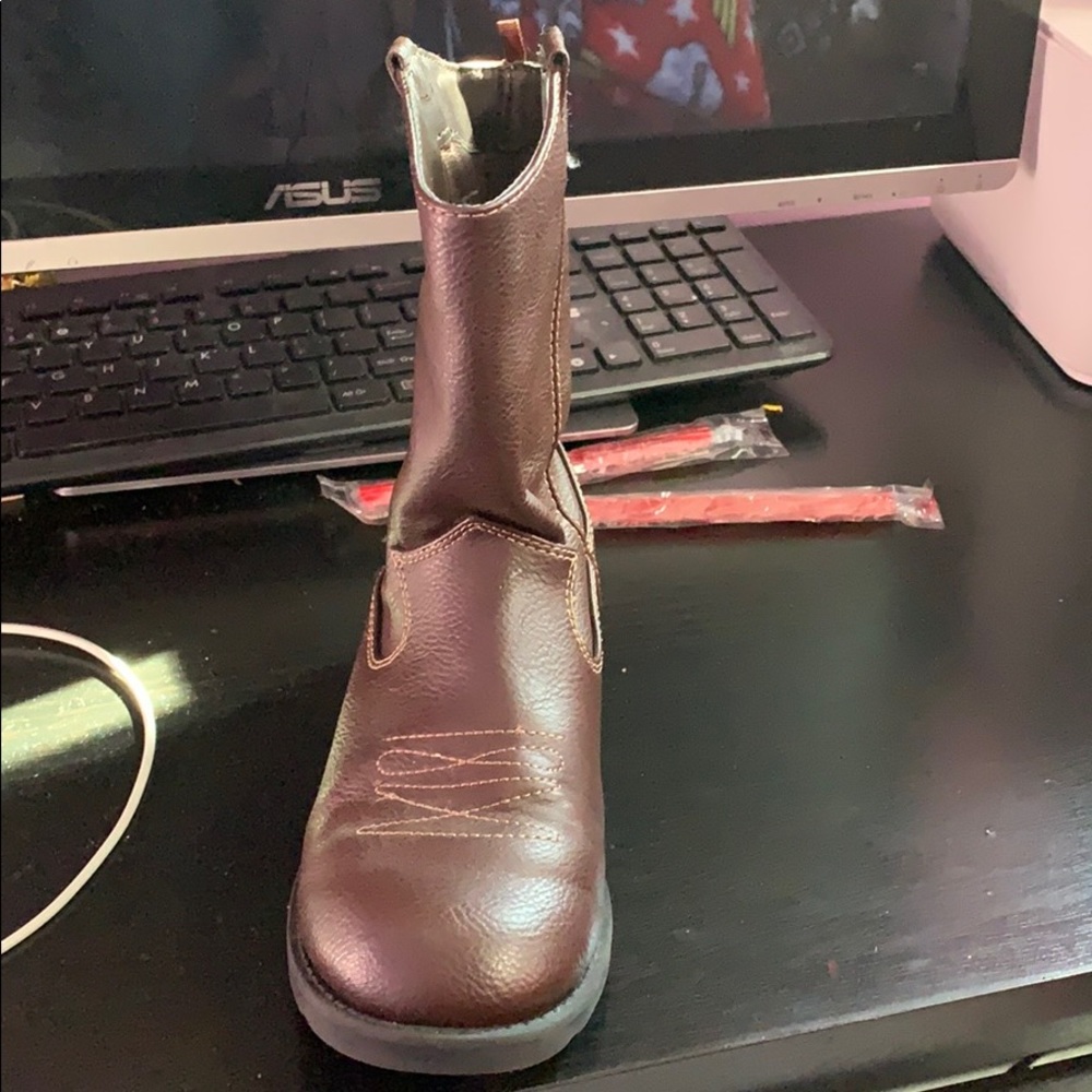 Girls boots